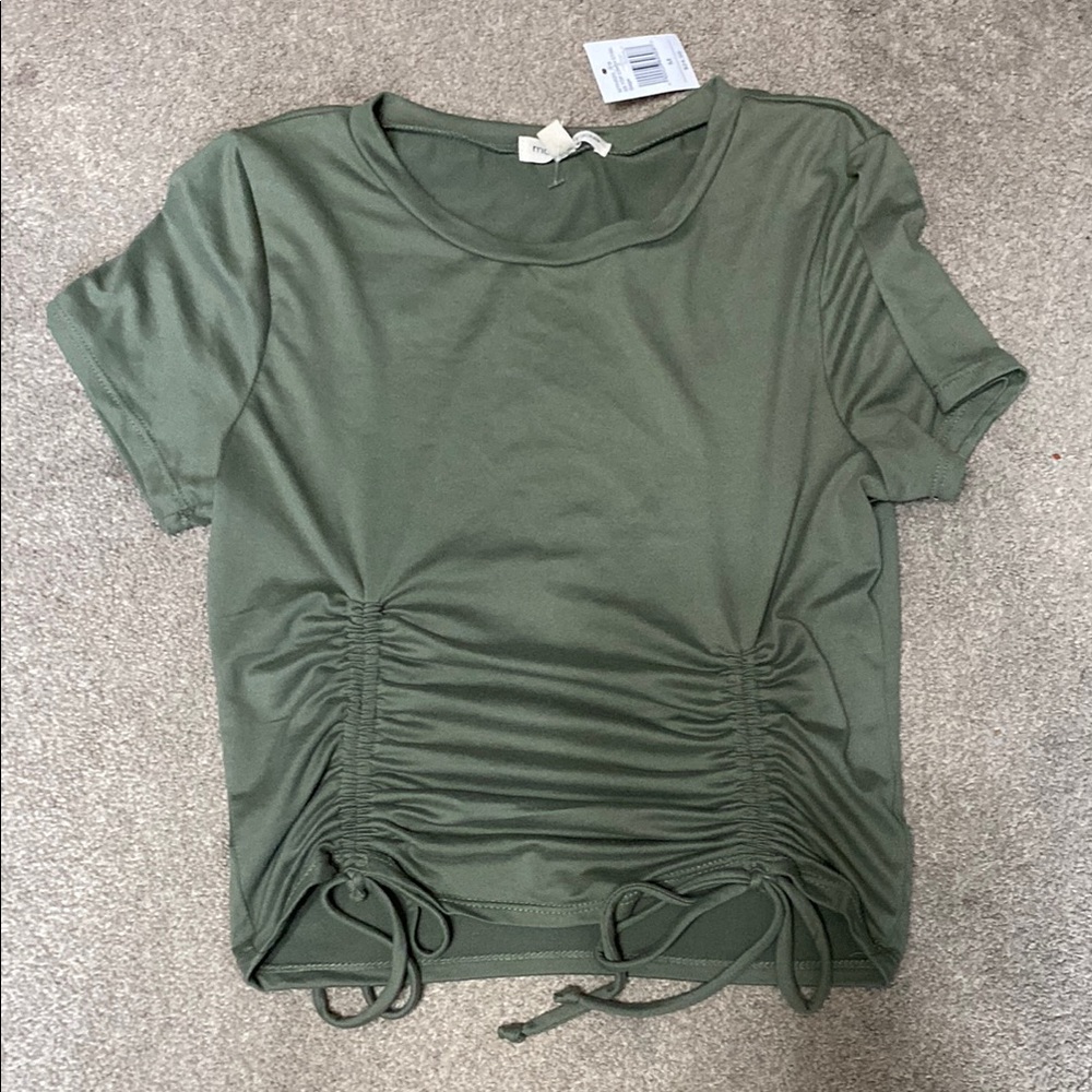 Moa Moa Sage Green Ruched Front Short Sleeve Crop Top‎ Size M